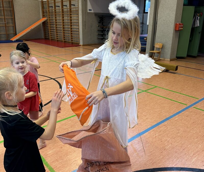 Ein Engel im Kinderturnen